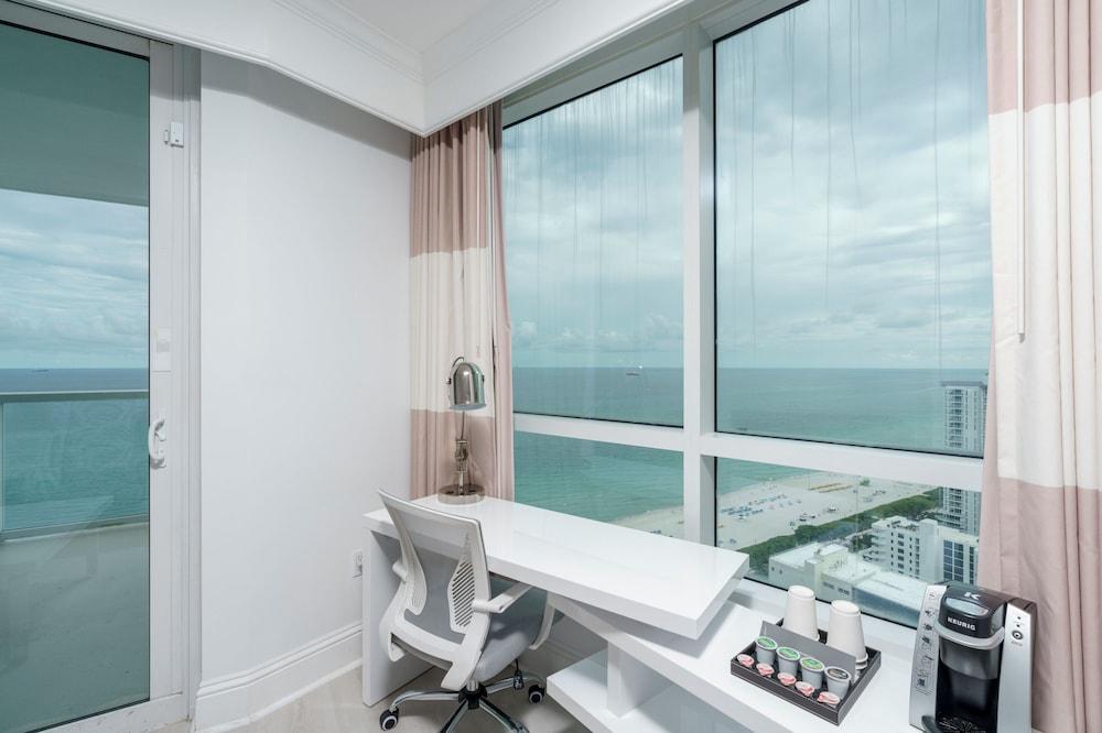 Residences at Fontainebleau Miami photo 9