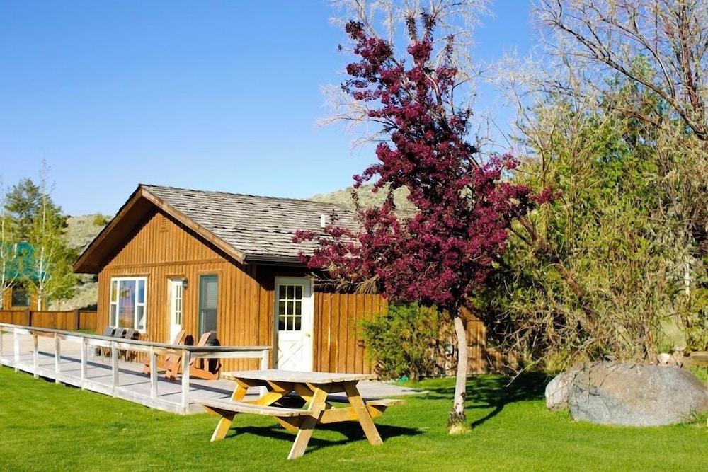 Chico Hot Springs Resort & Day Spa photo 32