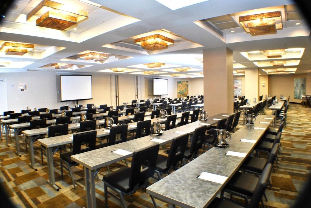 GALLERYone- A DoubleTree Suites by Hilton Hotel photo 21