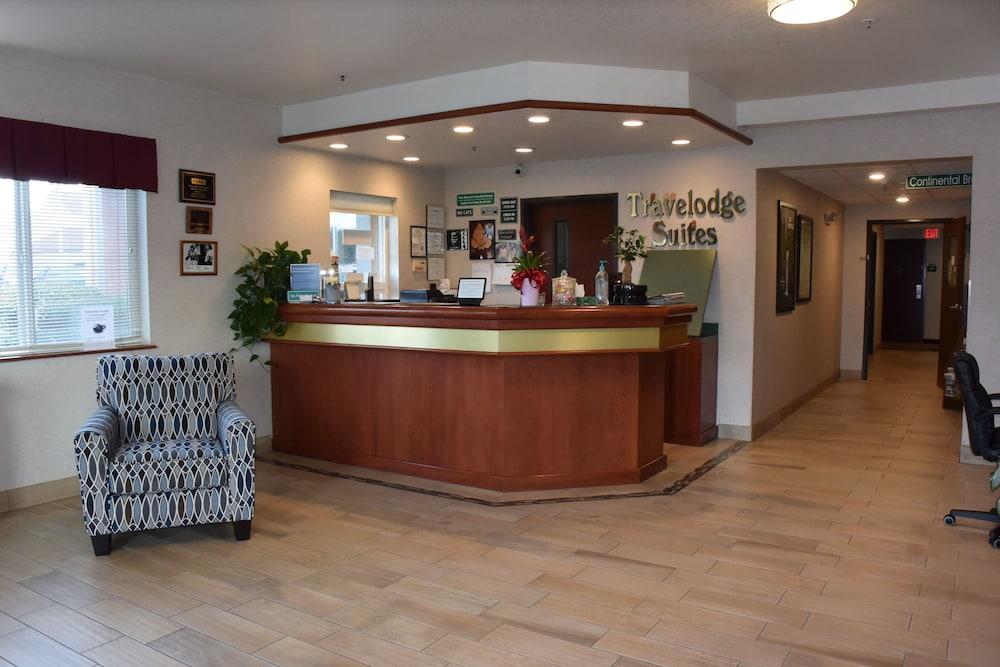 Travelodge Suites by Wyndham Newberg photo 73