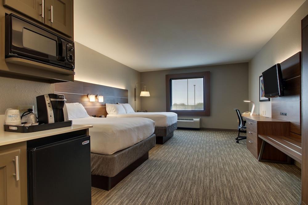 Holiday Inn Express Hotel & Suites Vernon College Area by IHG photo 4