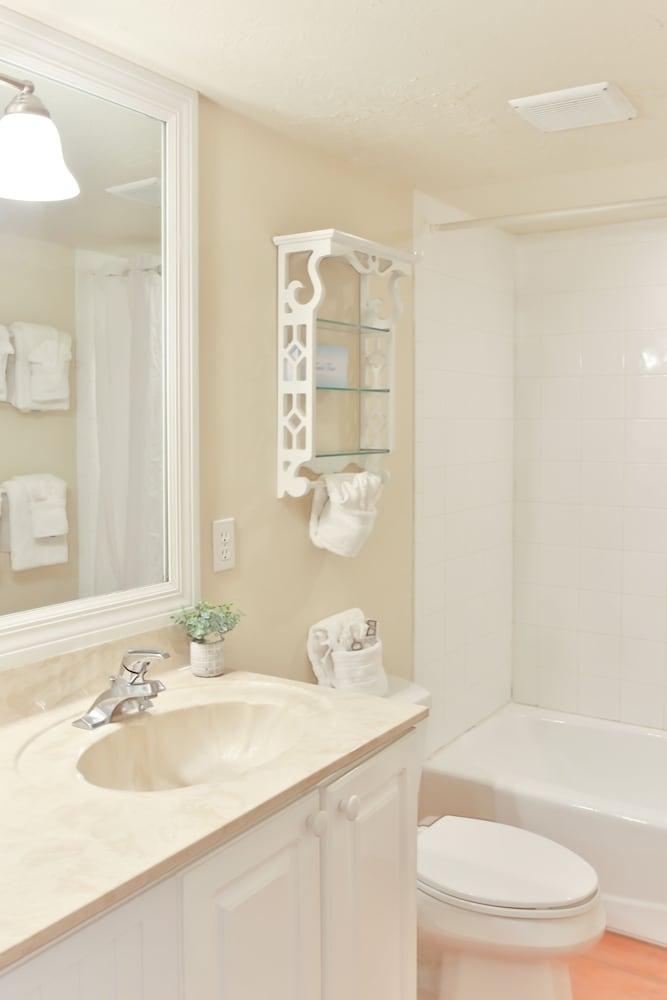 Tortuga Inn Beach Resort photo 75