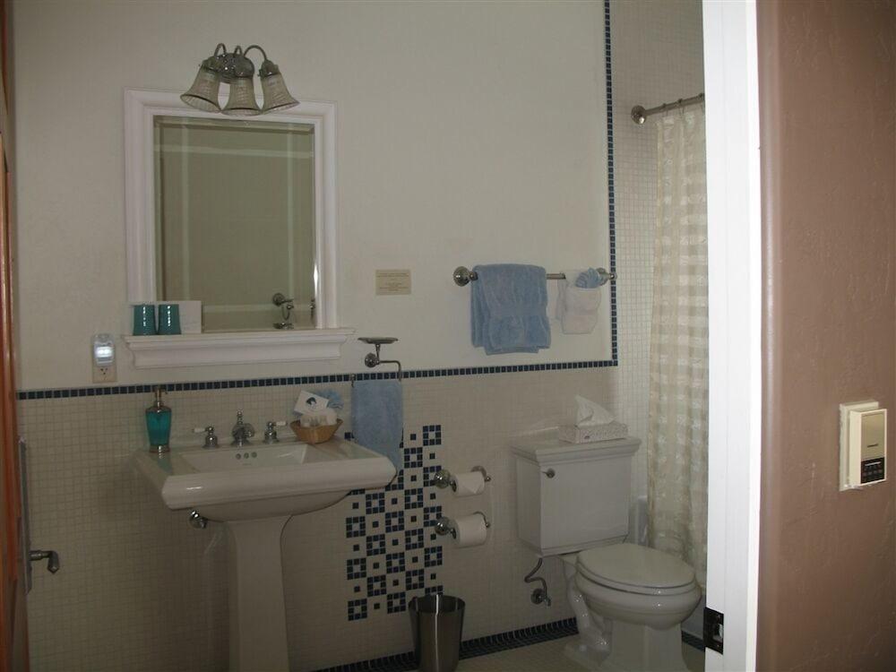 Bear Mountain Lodge photo 29