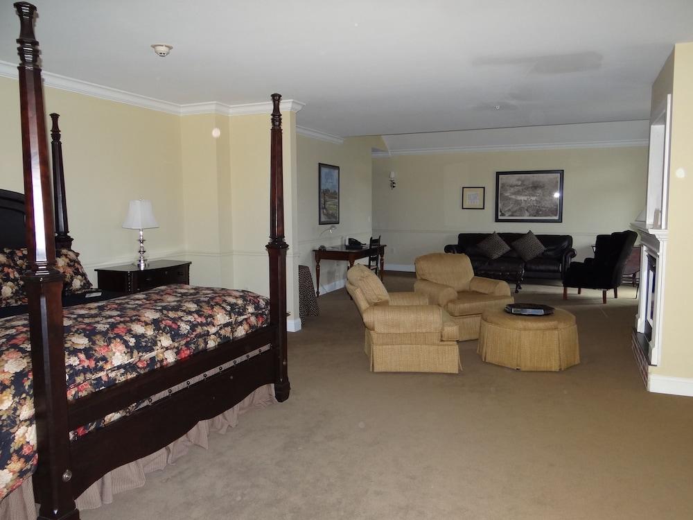 Lake Opechee Inn and Spa photo 8