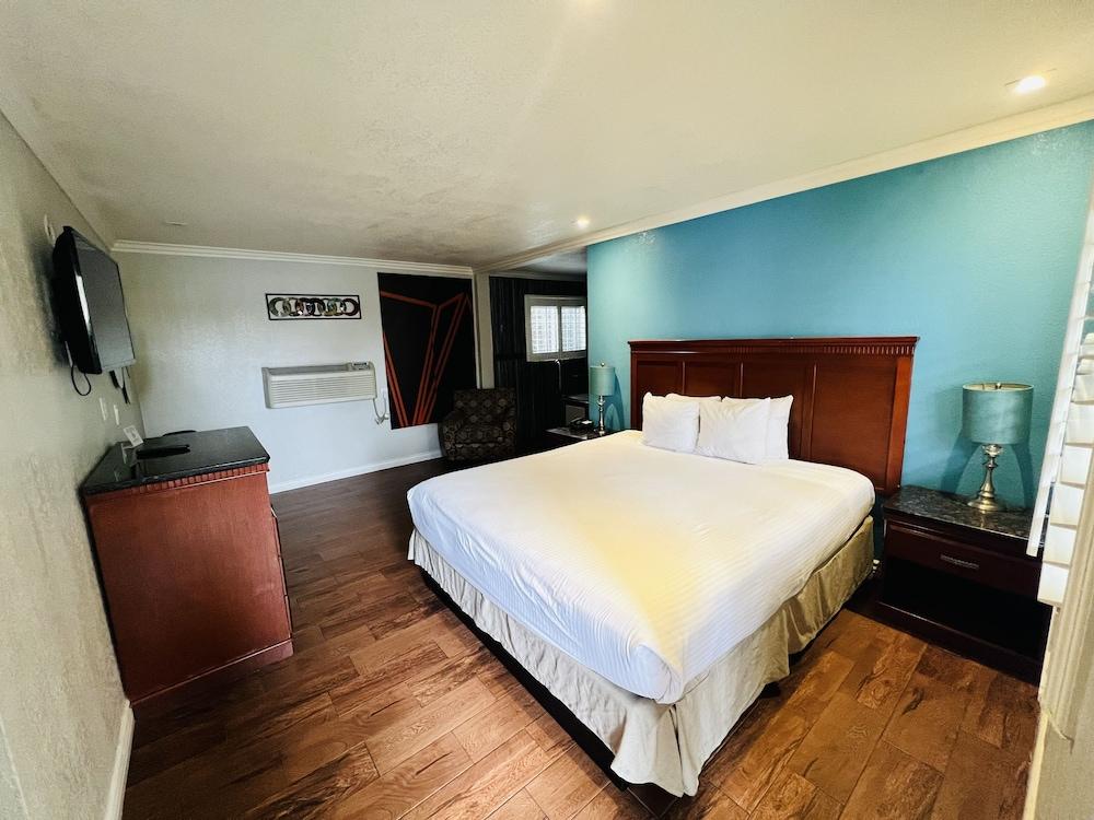 Casa Blanca Hotel - Orange photo 40