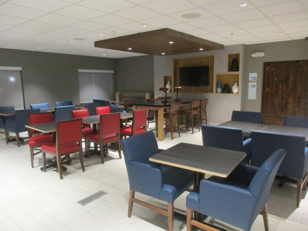Holiday Inn Express Oneill by IHG photo 37