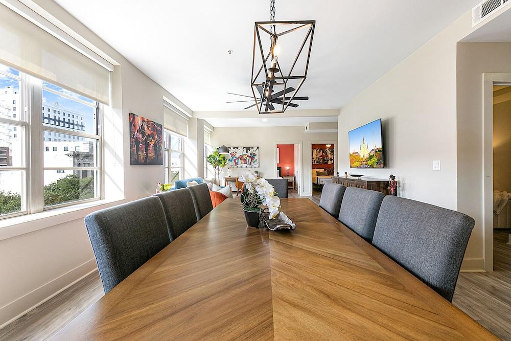 Modern Condos in California Building by Hosteeva photo 54