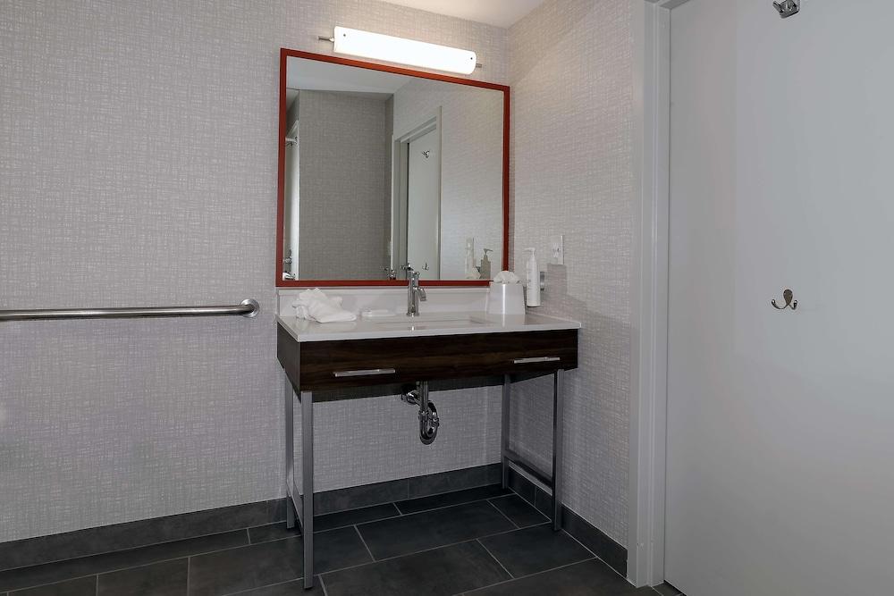 Holiday Inn Express & Suites Port Charlotte by IHG photo 54