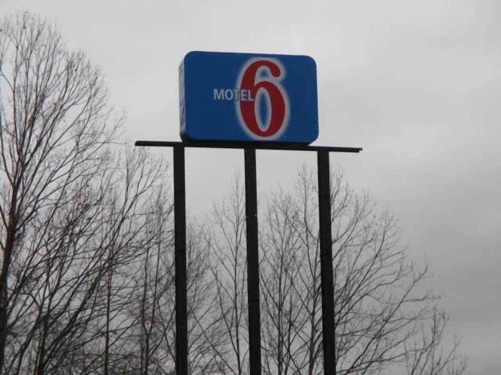 Motel 6 Chilhowie, VA  I-81 photo 21