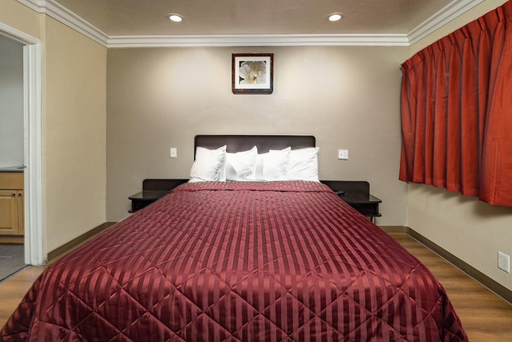 Travelodge by Wyndham Sacramento Convention Center photo 37