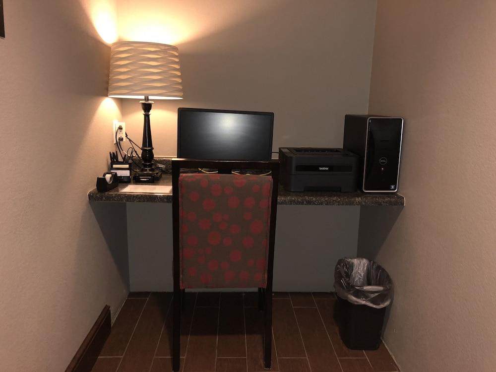 Black Gold Suites Tioga photo 8