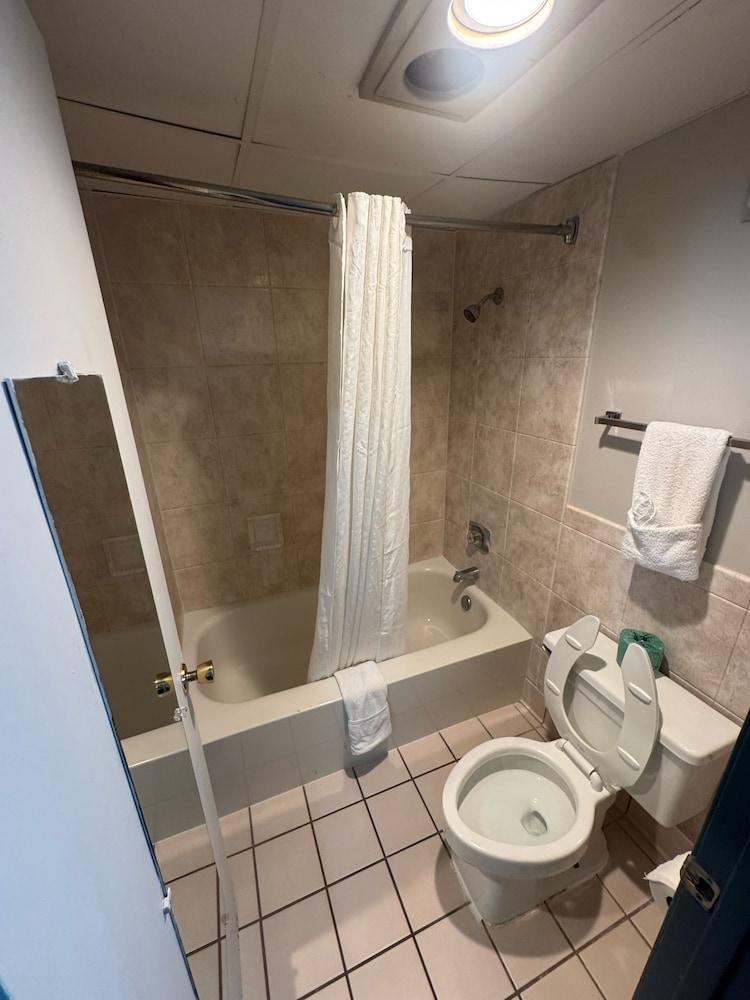 Discovery Inn photo 8