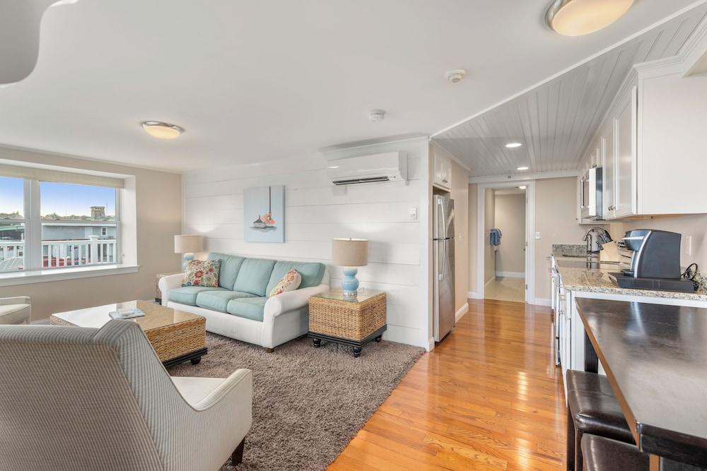 Guest House Suites photo 56