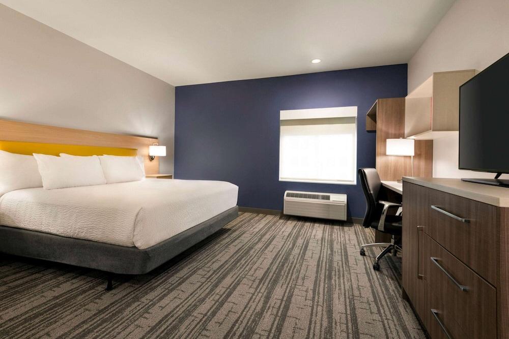 Days Inn & Suites by Wyndham Beaumont West / I-10 & Walden photo 33