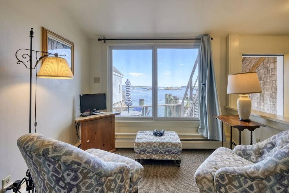 Inn on the Harbor photo 55