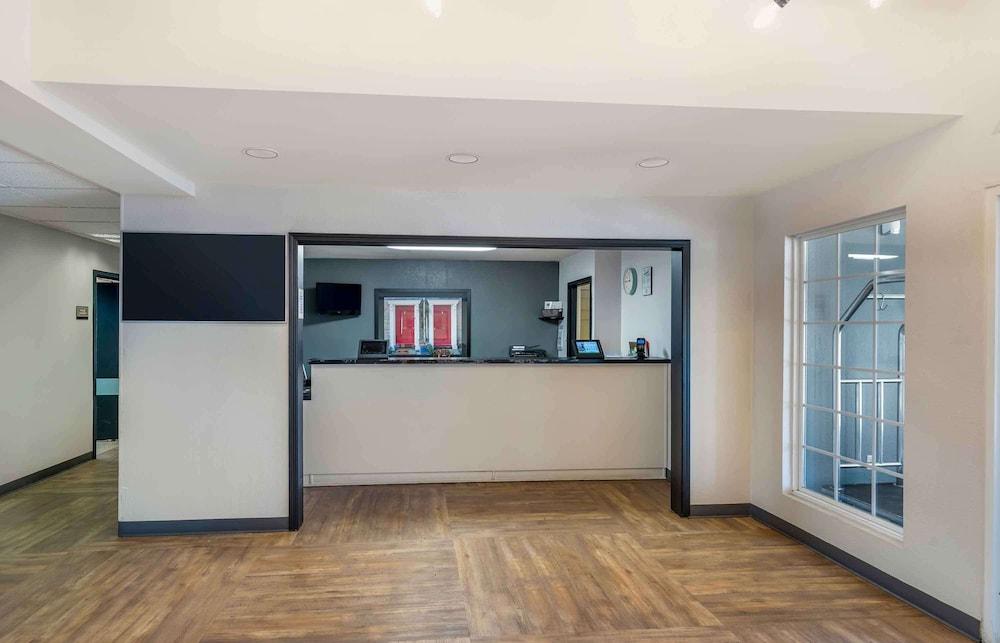 Extended Stay America Select Suites - Denver - Tech Center South - Greenwood Village photo 4