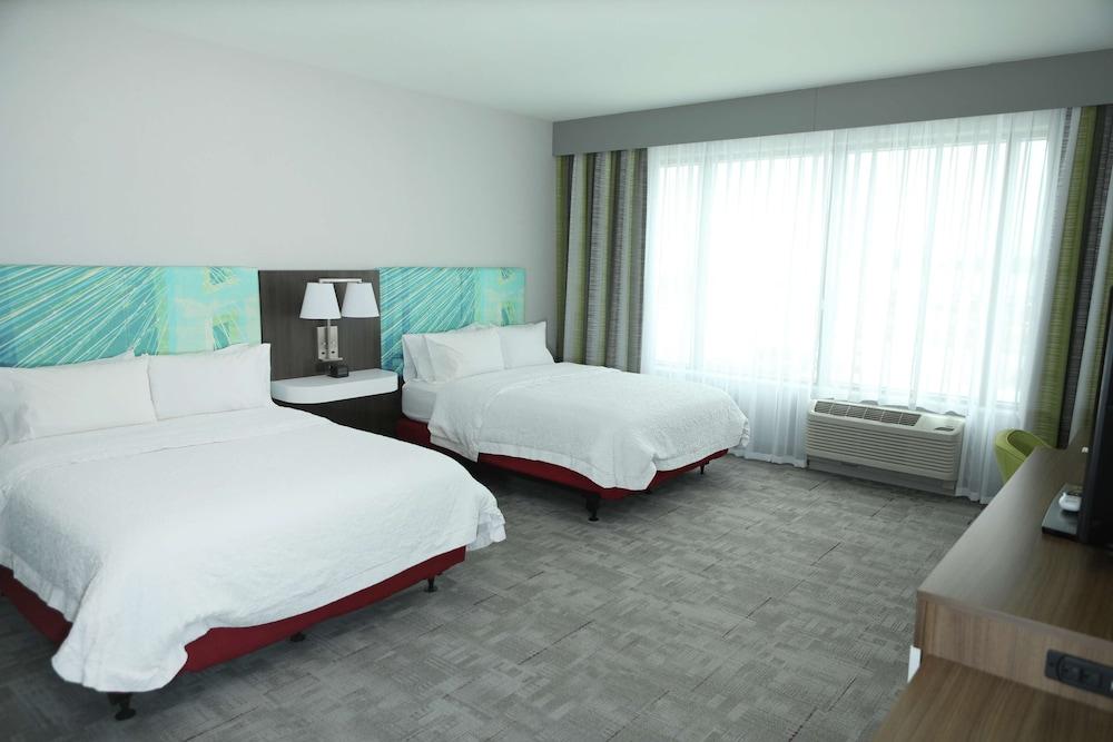Hampton Inn & Suites Burlington photo 8
