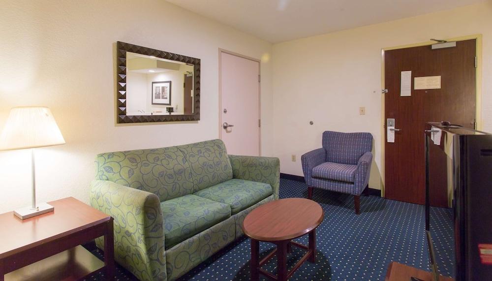 Studios and Suites 4 Less Gum Road photo 5