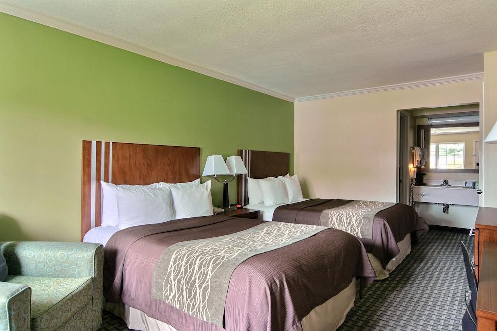 Days Inn by Wyndham Austintown photo 16