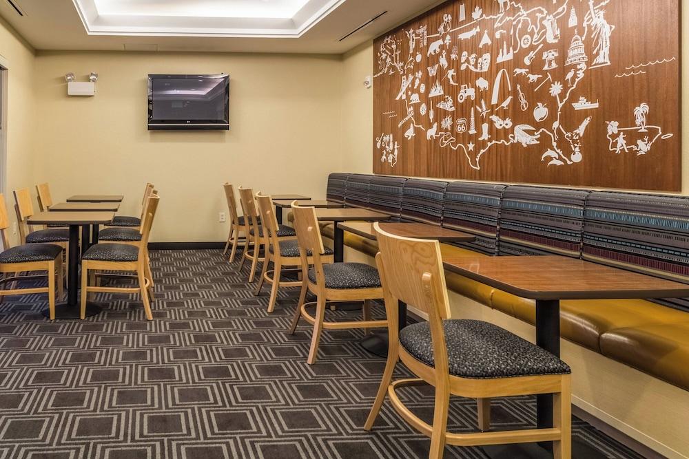 Marriott TownePlace Suites Dayton North photo 21