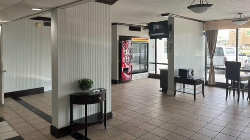 Motel 6 Baton Rouge, LA - East - I-12 photo 2