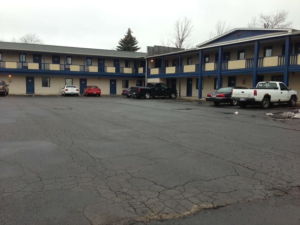Cadet Motor Inn photo 3