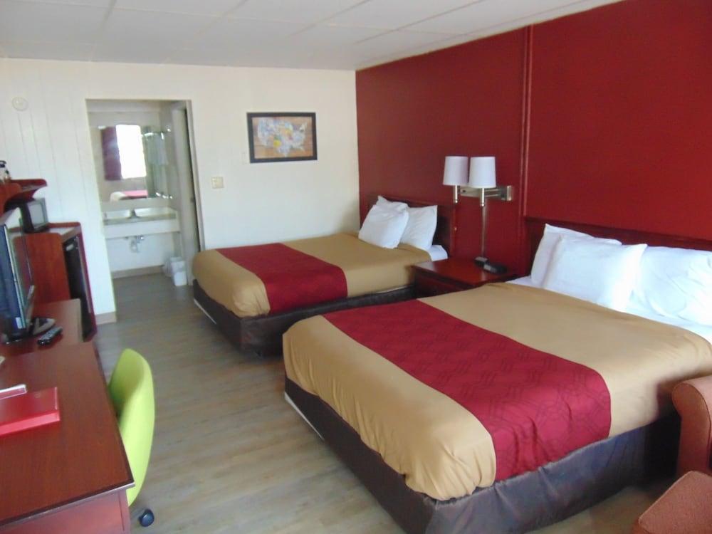 Econo Lodge Williamsport photo 21