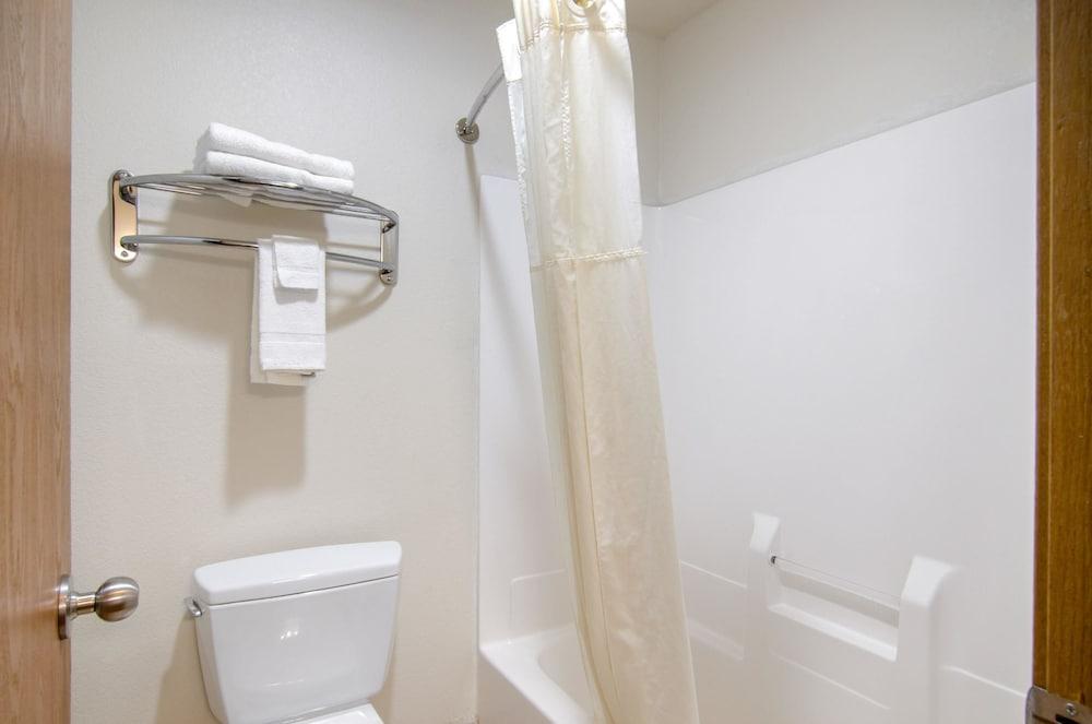 Quality Inn Kearney - Liberty photo 21