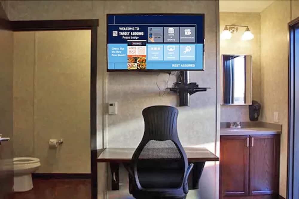 Target Hospitality-Pecos South Lodge photo 10