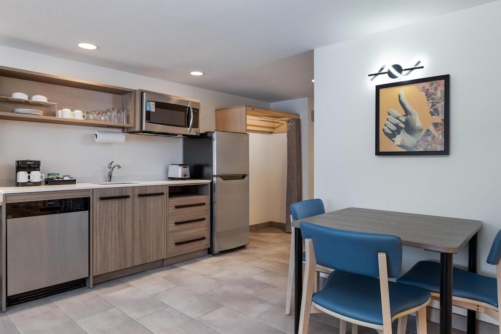 Home2 Suites By Hilton Ames photo 14
