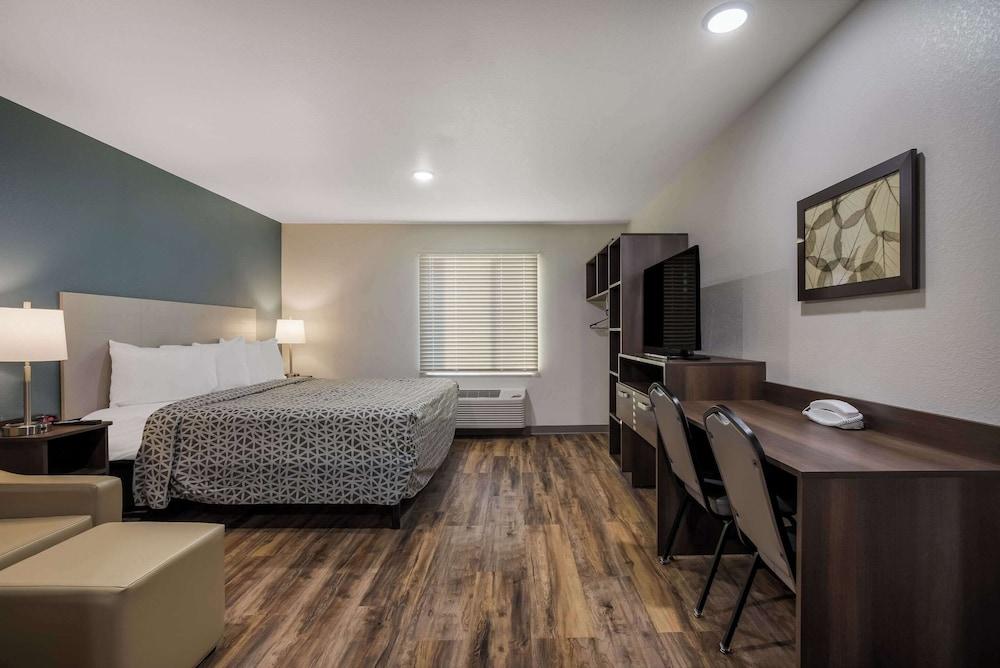 Woodspring Suites Milwaukee - Menomonee Falls photo 20