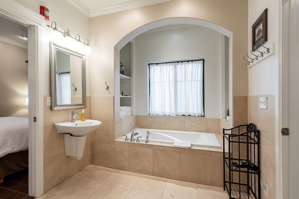 Aspenwood Manor photo 7