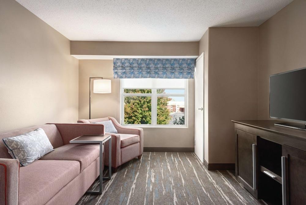 Hampton Inn & Suites Ft. Wayne-North photo 6