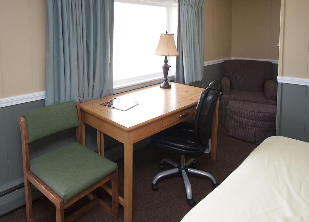 The Bluebird Motel photo 10
