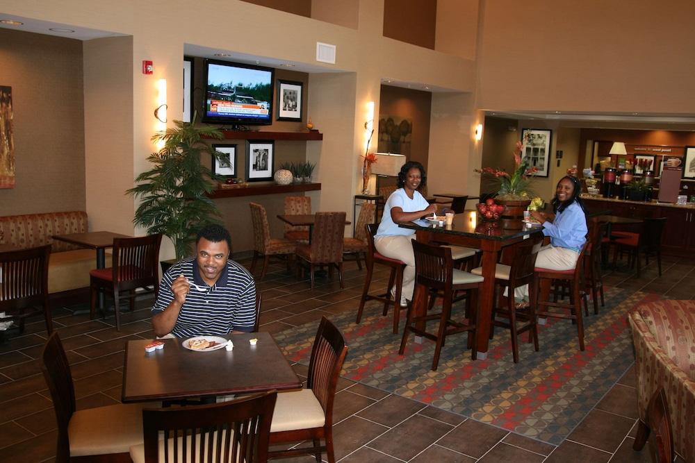 Hampton Inn & Suites West Point photo 6