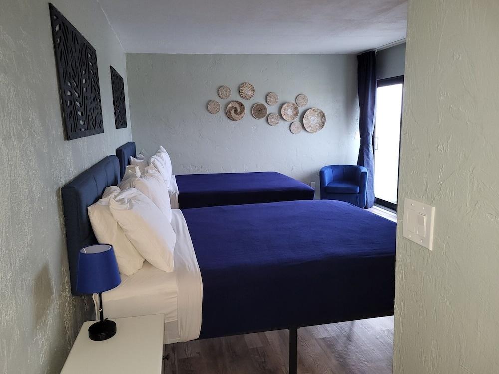 Beachside Hotel photo 41