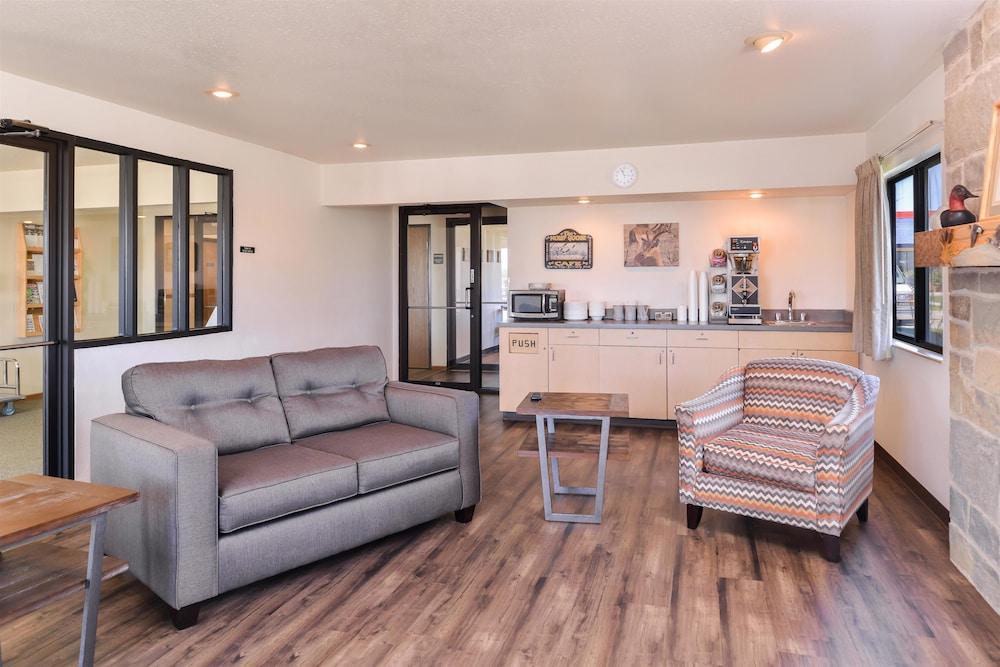 Americas Best Value Inn Missouri Valley photo 2