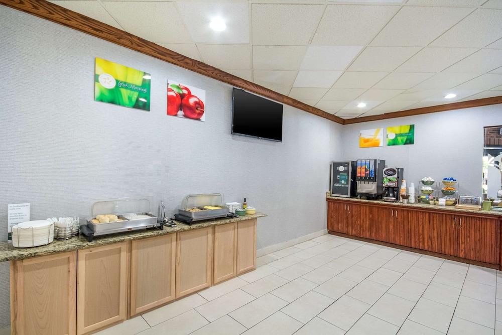 Quality Inn & Suites Kansas City - Independence I-70 East photo 25