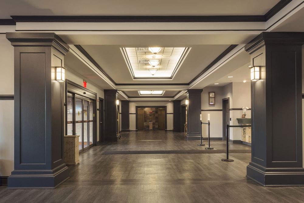 Casino Queen Hotel photo 2
