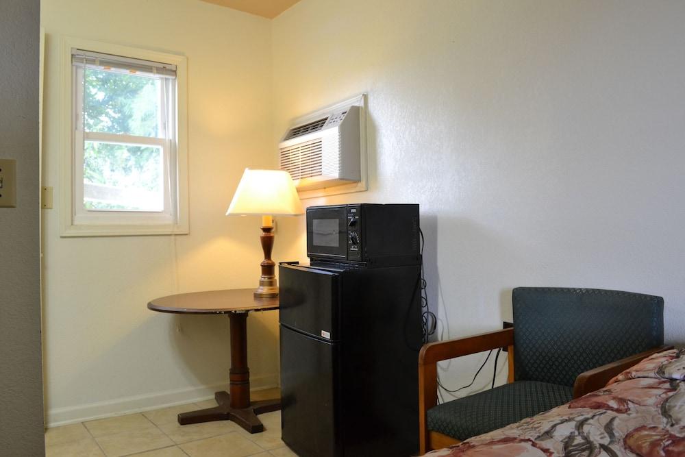 Budget Inn photo 33