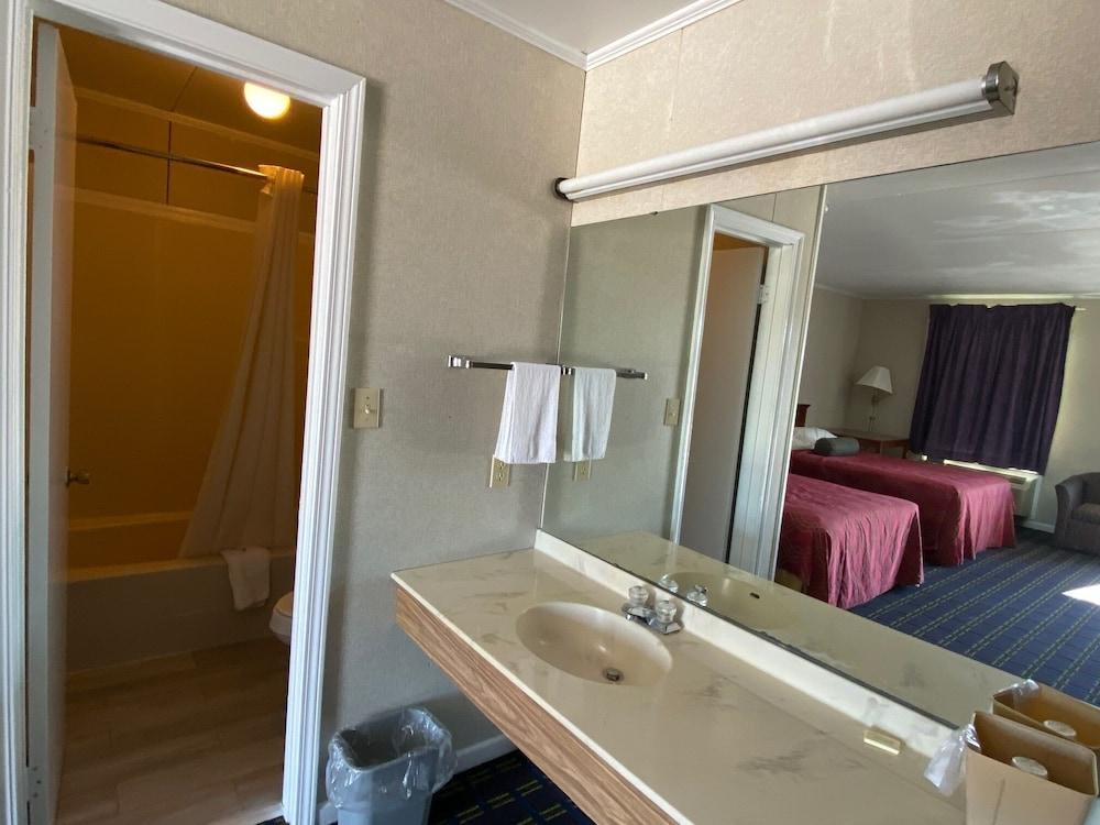 Sherwood Motel photo 7