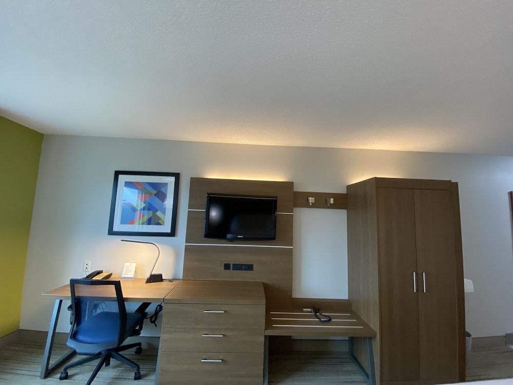 Holiday Inn Express & Suites Somerset Central by IHG photo 33