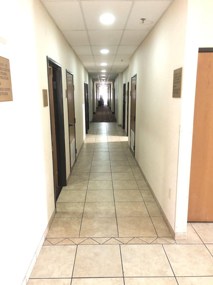 Econo Lodge Lubbock I-27 photo 15