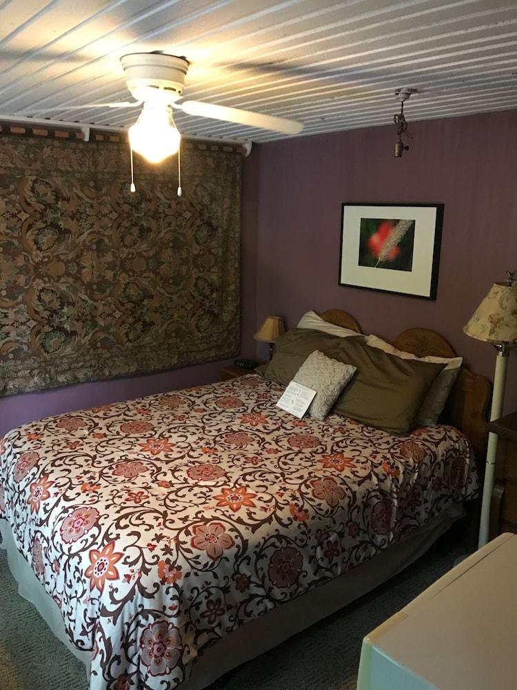 Riverside Hotel photo 13