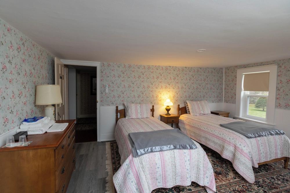 Blue Bear Inn photo 33