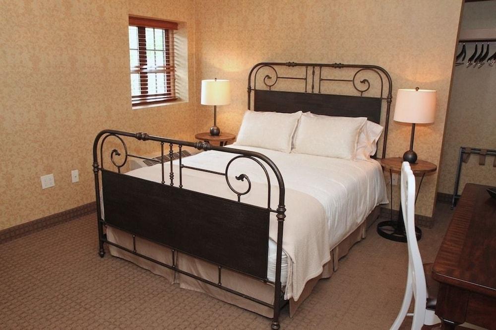 The Beaumont Inn photo 17