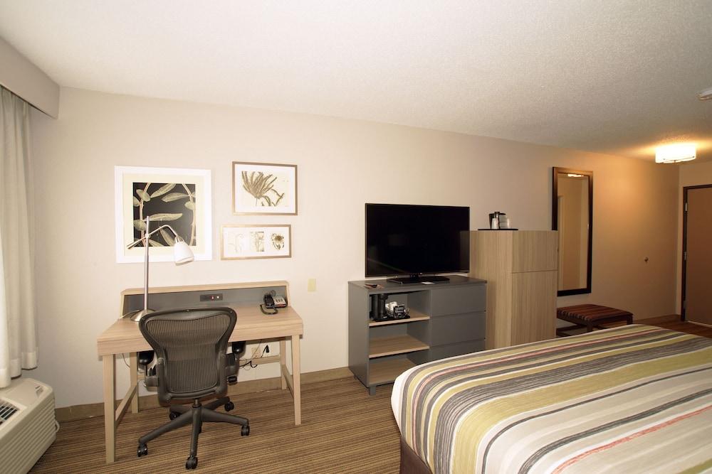 Country Inn & Suites by Radisson, Greenfield, IN photo 23