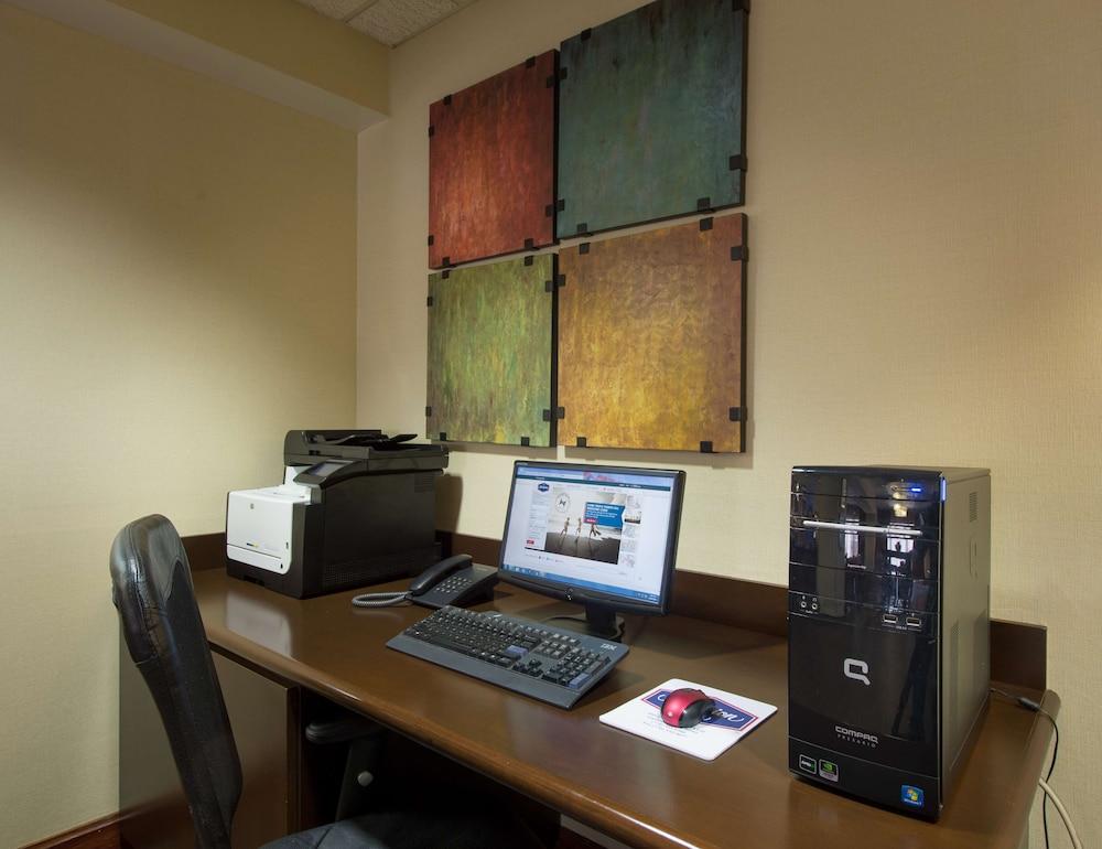 Hampton Inn Gainesville photo 11