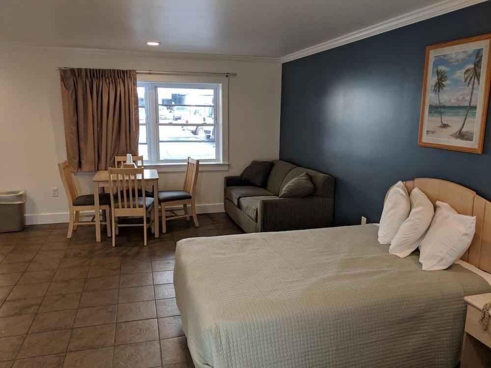Crystal Sands Motel photo 10