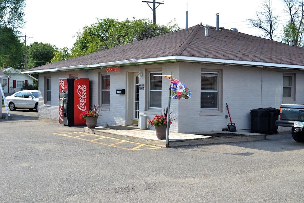 Innkeeper Motel photo 63
